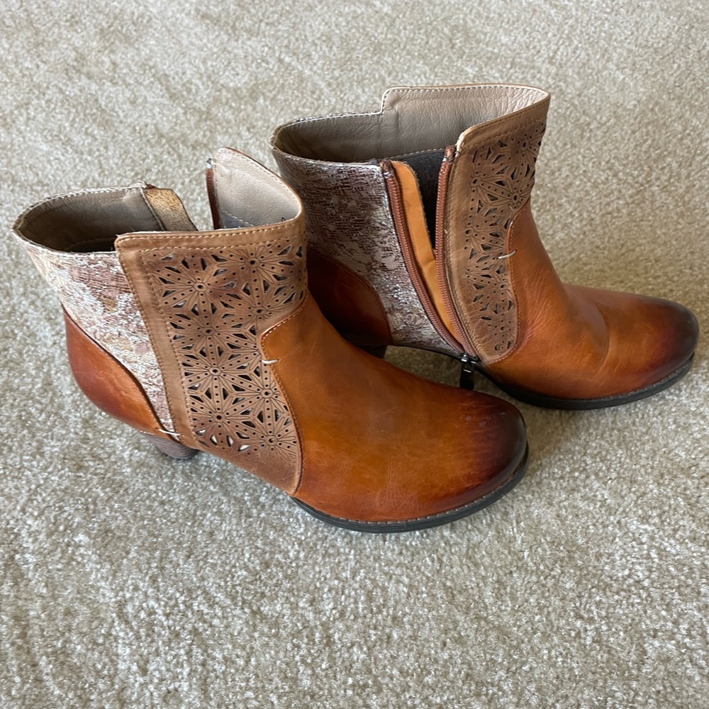 L’Artiste by Spring Step Belle Bootie. Women size 38 (7.5-8US) - Picture 4 of 11